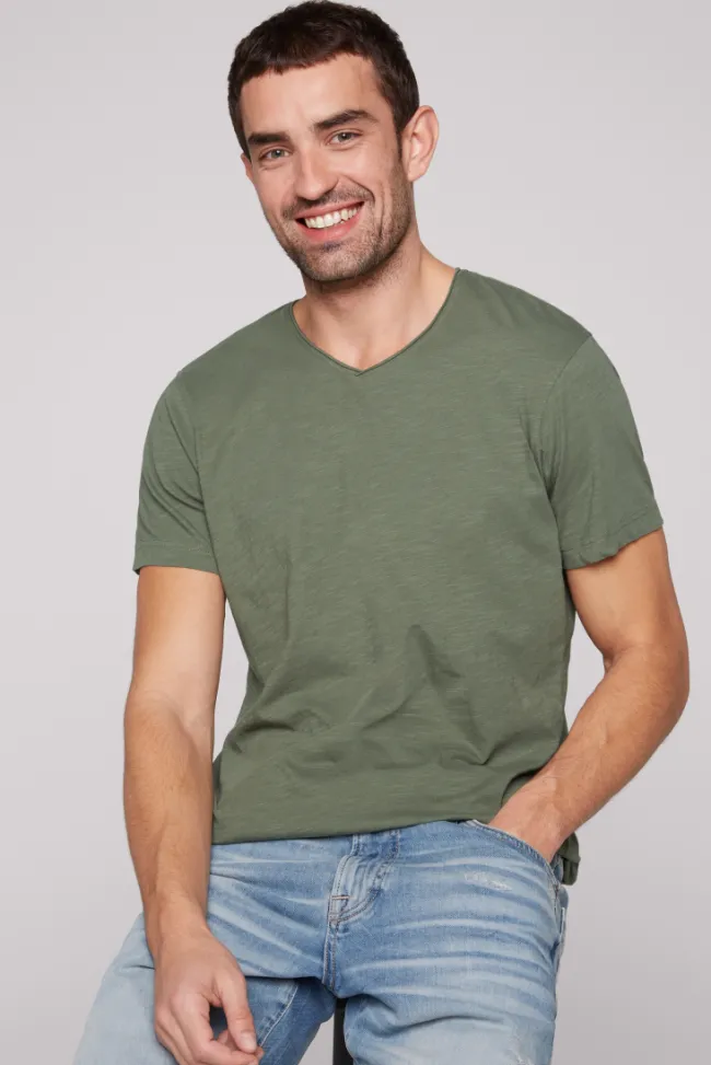 Herren CAMP DAVID & SOCCX Basic T-Shirt V-Neck mit Used-Kante green olive