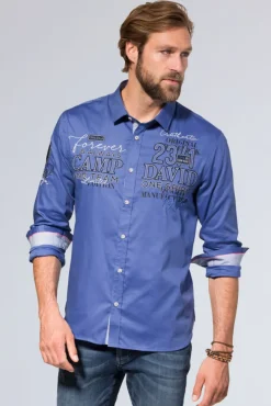 Herren CAMP DAVID & SOCCX Hemd mit Dobby-Struktur und Artworks denim blue | L