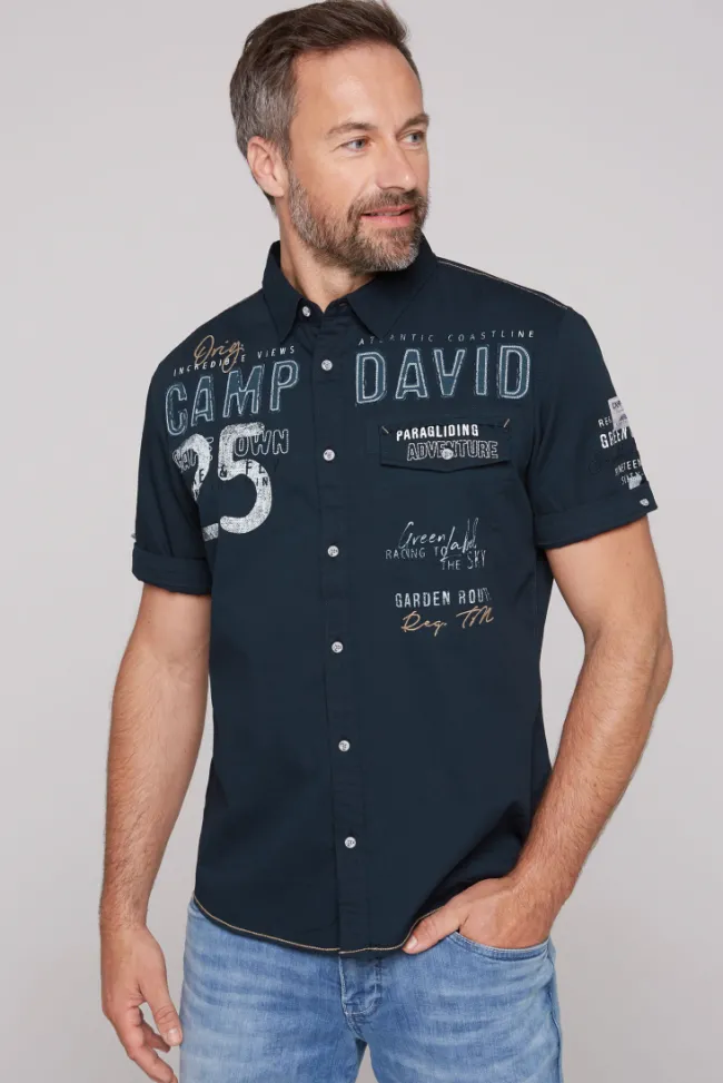 Herren CAMP DAVID & SOCCX Kurzarmhemd mit Logo-Applikationen blue navy