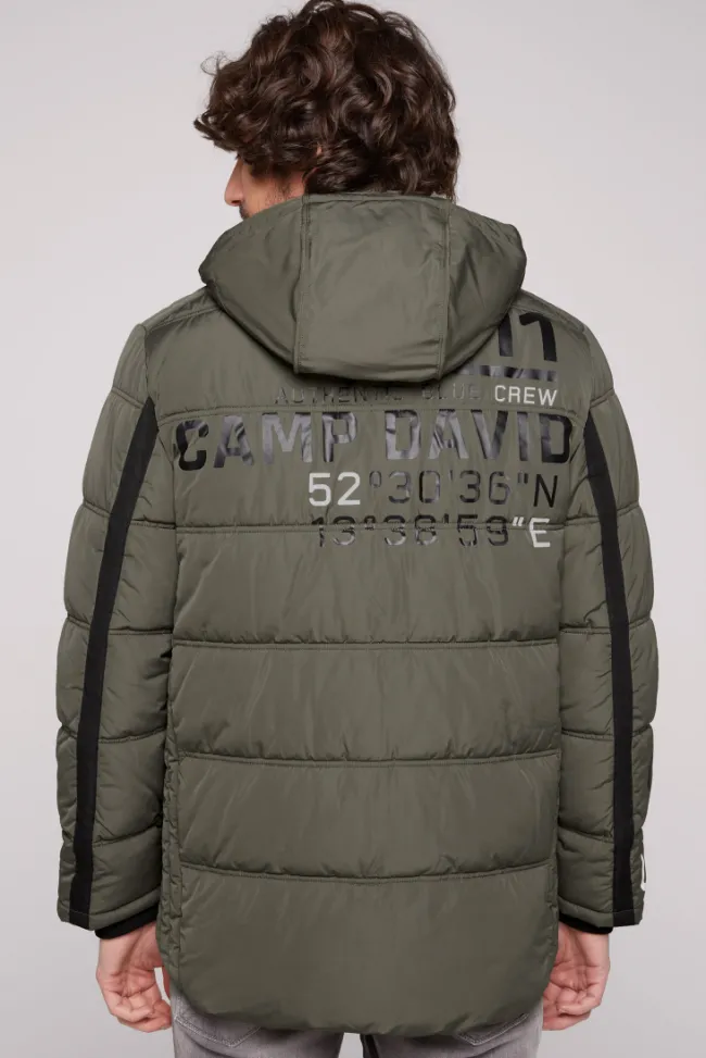 Herren CAMP DAVID & SOCCX Lange Steppjacke mit Kapuze und Rücken-Artwork medium khaki