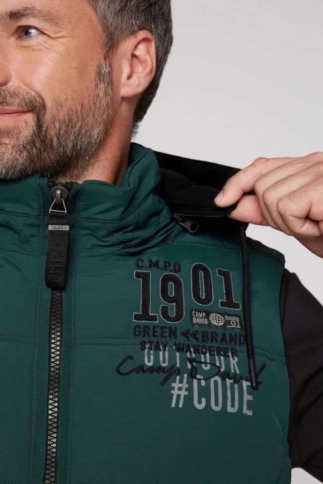 Herren CAMP DAVID & SOCCX Outdoorweste mit abtrennbarer Sweatkapuze deep green