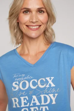 Damen CAMP DAVID & SOCCX Shirt mit V-Ausschnitt und Wording Print airy blue