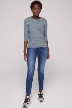 Damen CAMP DAVID & SOCCX Shirt mit Wording Print und Schmucksteinen cold grey