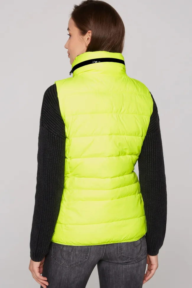 Damen CAMP DAVID & SOCCX Steppweste mit Kapuze im Stehkragen yellow lime