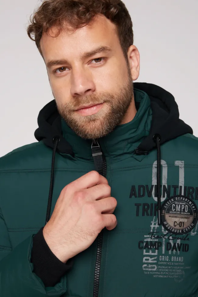 Herren CAMP DAVID & SOCCX Strukturierte Steppjacke mit abtrennbarer Sweatkapuze deep green