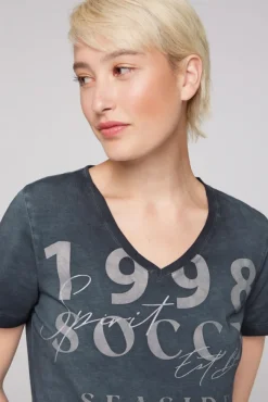 Damen CAMP DAVID & SOCCX T-Shirt mit V-Ausschnitt und Wording Print blue navy