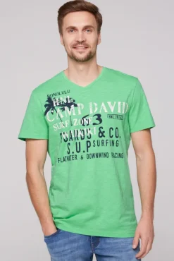 Herren CAMP DAVID & SOCCX T-Shirt mit V-Neck und Print Artwork regatta green | S