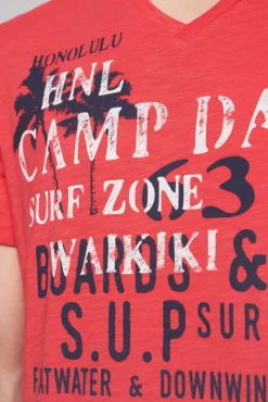 Herren CAMP DAVID & SOCCX T-Shirt mit V-Neck und Print Artwork skipper red