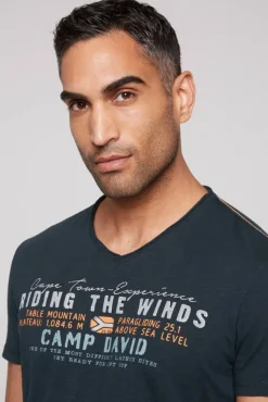Herren CAMP DAVID & SOCCX V-Shirt mit Flockprint blue navy
